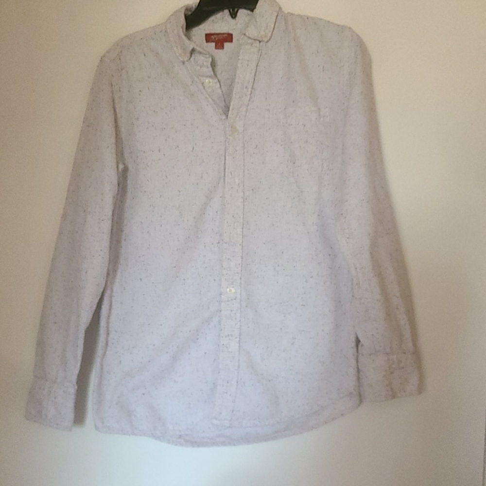 White dress shirt